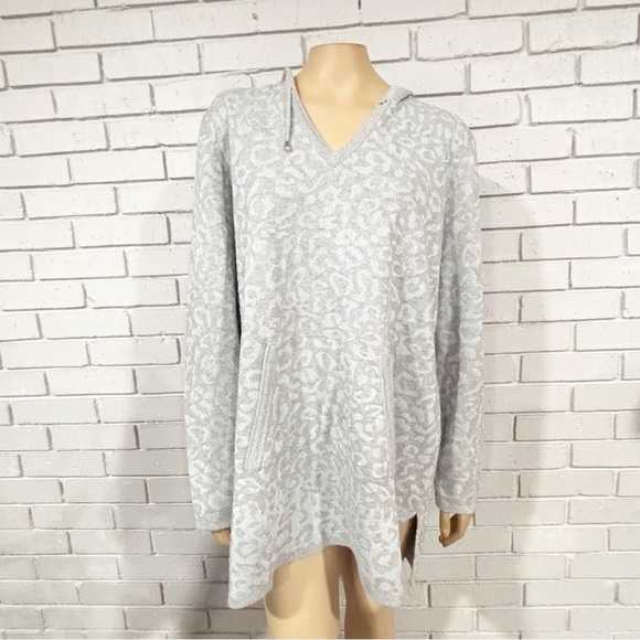 Chico’s Gray Silver Leopard Print Hoodie - Picture 3 of 8